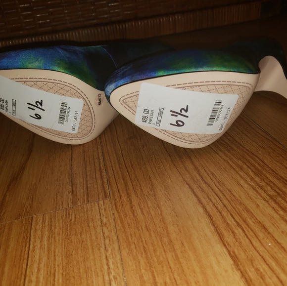 Jessica Simpson Pumps - Picture 3 of 4